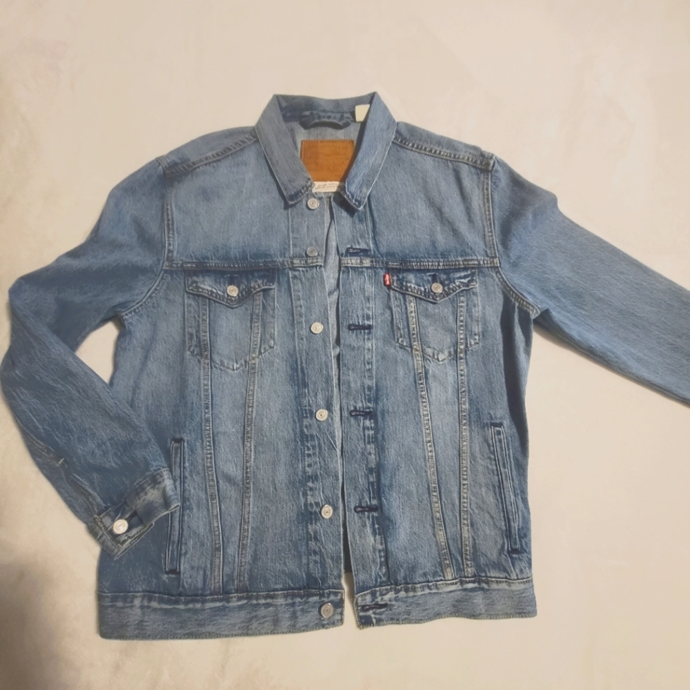 LEVIS DENIM JACKET